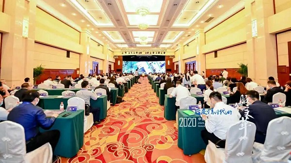 聚力腾飞 | 新华保险揽获中国保险服务创新峰会5项大奖！